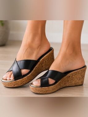 Mila Paoli Womens Made In Italy Black And Gold Cork Wedges size 7-1/2
